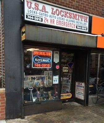 USA Locksmith Services Store Front