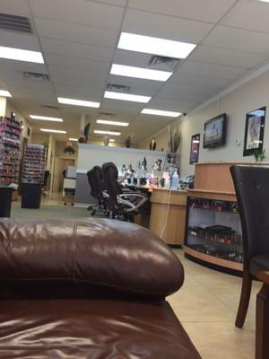 Lots of room in the nail salon and even a sitting place for those who are waiting