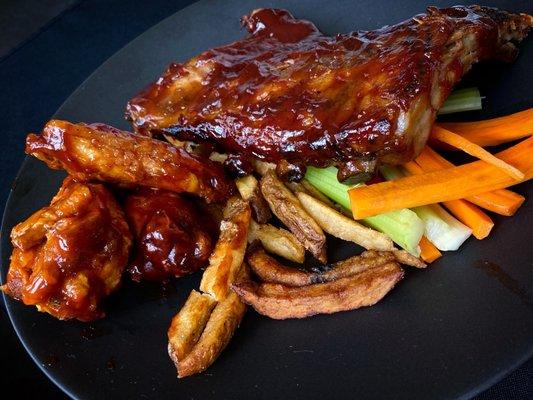 1/2 Slab Smoked BBQ Ribs Dinner & Chicken Wings 10-Pack