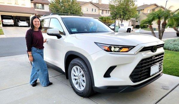 Michelle replaced her old Highlander with a new 2024 Toyota Grand Highlander Hybrid XLE FWD SUV, in Coastal Cream!

--