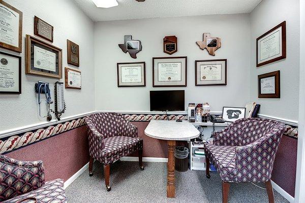 Pazmino Dentistry Consultation Room