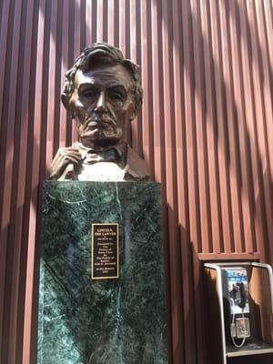 The bust of Abraham Lincoln (a.k.a., PokéStop)