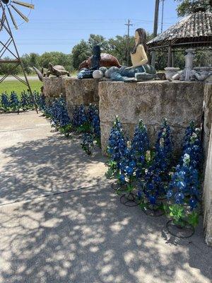 Metal blue bonnets