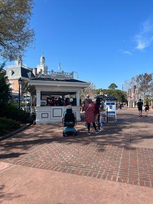 Another donut stand!