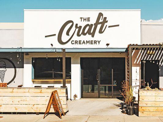 Craft ice cream sourced from small creameries throughout  the united states and great coffee.