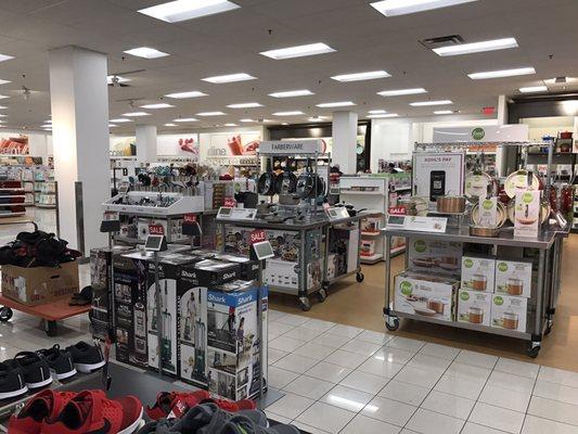 Nice presentation and selection. I wait to purchase kitchen items on Black Friday as other stores are more competitive.