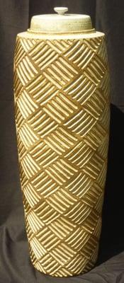 Large Jar with incised pattern