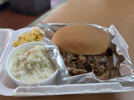 Pulled Pork Sandwich platter