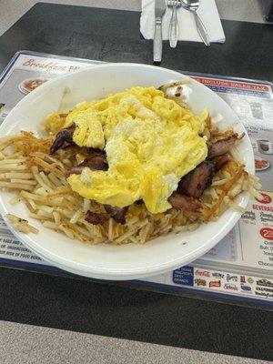 Bacon, cheese, and egg hashbrown bowl