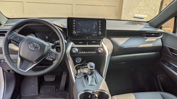 Interior of Toyota Venza Hybrid 2021