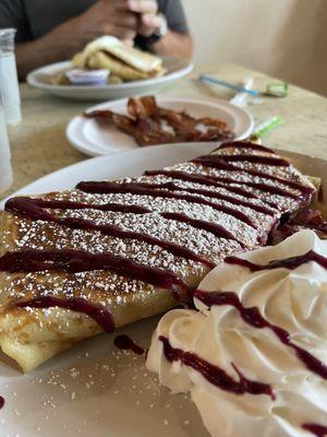 Berry crepe