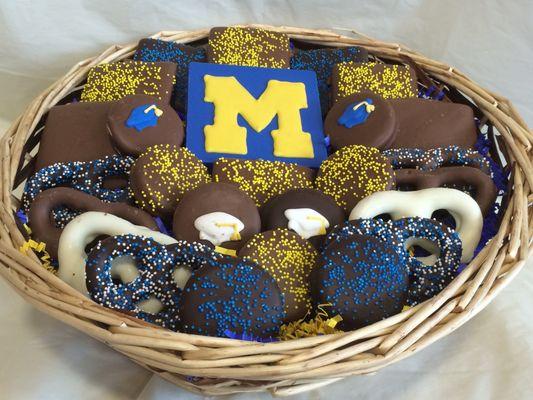 College theme platter