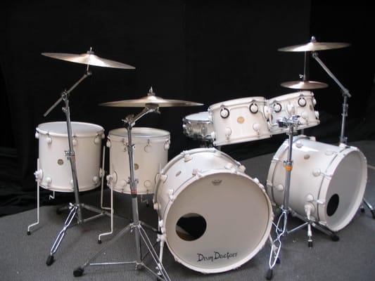 DW custom White on White set