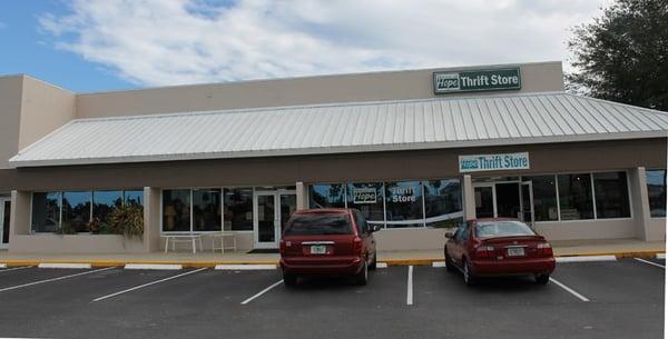 Front of the House of Hope thrift store in Stuart