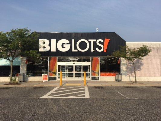 Holbrook, NY Big Lots Storefront