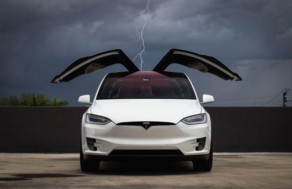 TESLA MODEL X