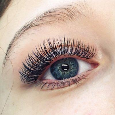 Volume lashes by Brandi