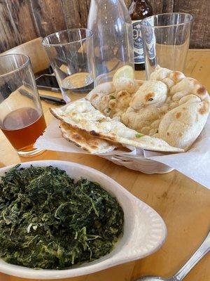 Saag w/paneer & naan