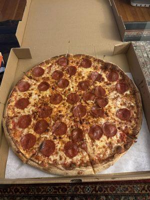 Pepperoni pizza - large