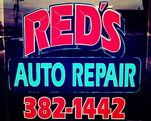 Red's Signage