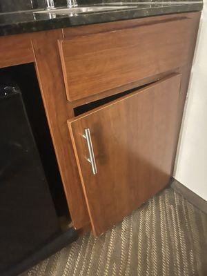 Cabinet door hanging