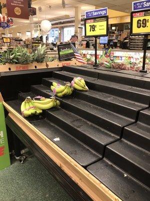 Only four bunches of green bananas in stock