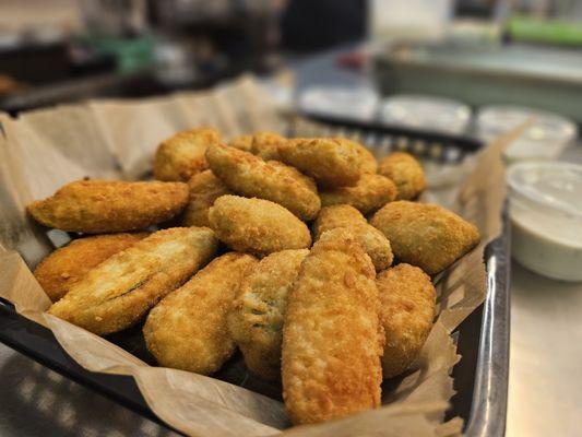 #JalapenoPoppers -
Crispy breaded Cheddar Cheese & Jalapeno Poppers. Served with a side of Ranch or Cajun Ranch!