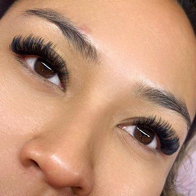 Volume lashes