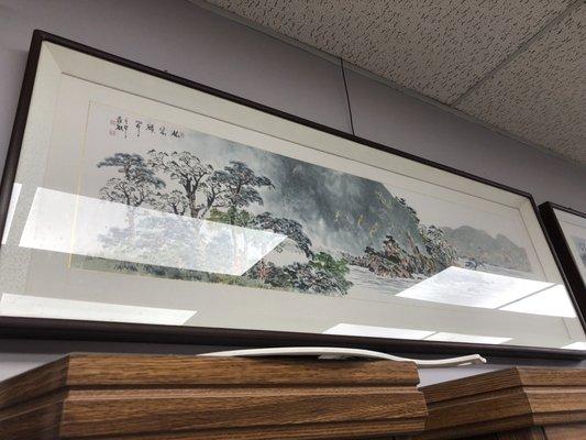 Some old fashioned Korean art lining the shop, it's charming to say the least. (3/5/2018)