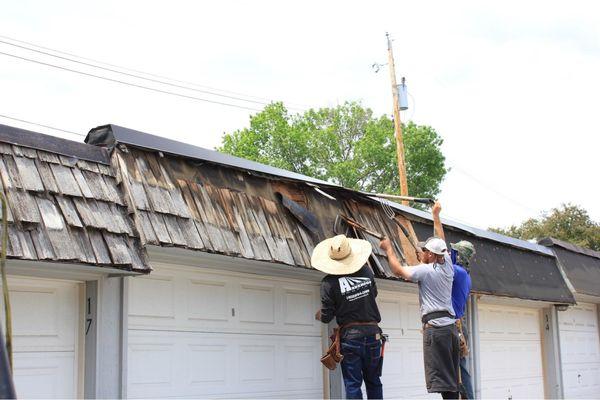 Removal of wood shingles