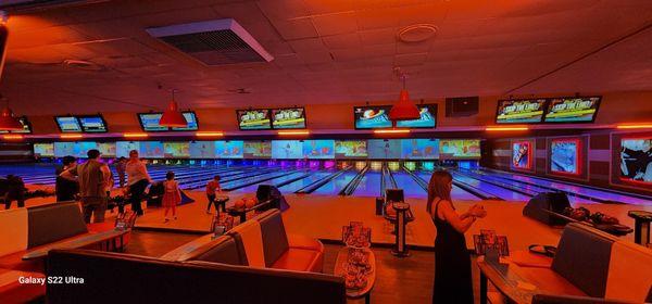 Bowlero Woodland Hills