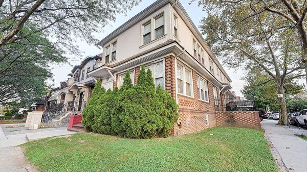 Midwood Brooklyn, Multi-Family Home for Sale