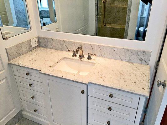 Marble bathroom countertops