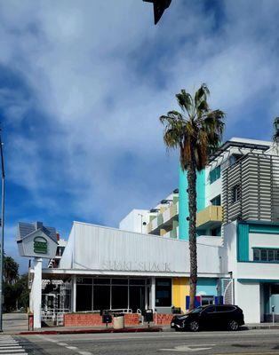 Exterior, view from Wilshire