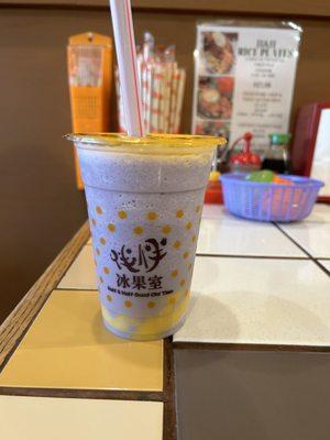 Taro smoothie with pudding