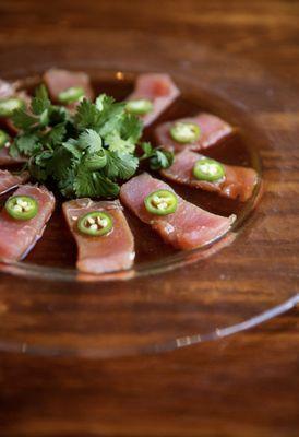 Tiradito de tuna.