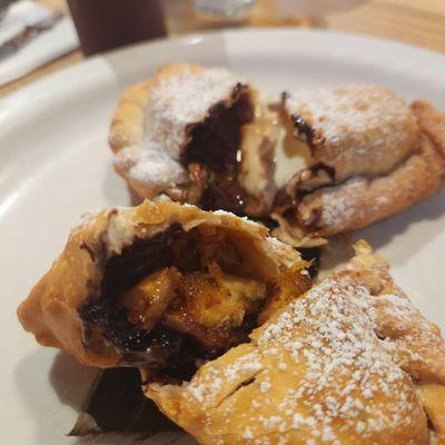 Plantains with chocolate empanada and Nutella with cream cheese empanada