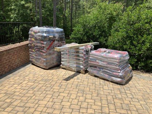 Home Deport shorted me 28 bags of topsoil and 2 bags of mulch