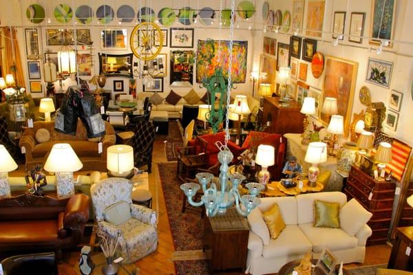 San Francisco's newest and most stylish consignment gallery, featuring 4000 square feet of quality home furnishings and art.