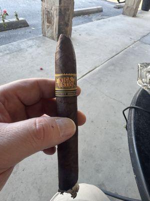 Nica Rustica Connecticut Broadleaf