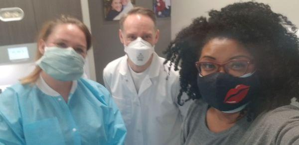 Dental Asst Alicia, Dr Jeff Baer, DDS and me!  I'm a fan!!!