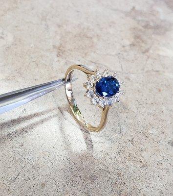 For a beautiful virgo mommy, give this beautiful ring with a sapphire in the center