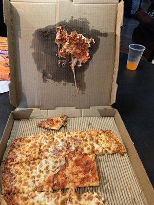 Not good pizza was late and middle smashed to the top of box