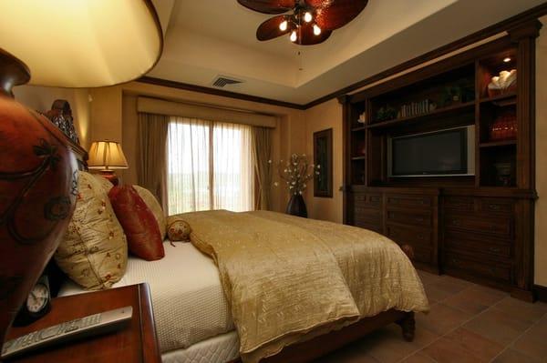 Luxurious upscale King size Master Suite at Montebello. in Alta Mira