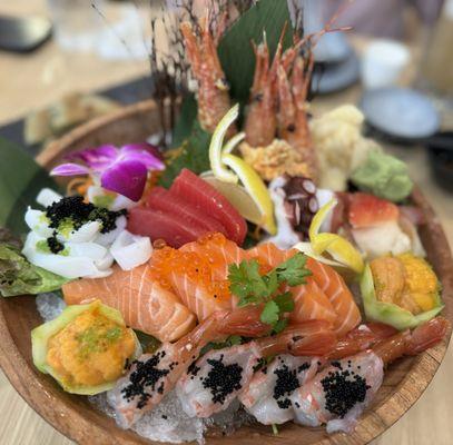 sashimi combination including uni and sweet shrimps