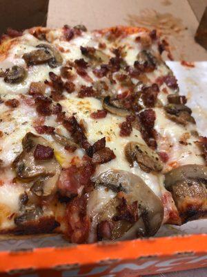 Mushroom and bacon lunch deep dish