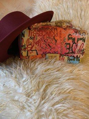 Reg size graffiti purse and hat set