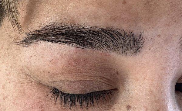 Amazing Eyebrow Threading & Henna Art