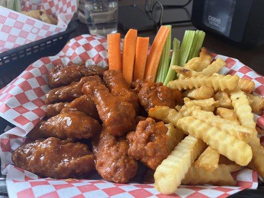 hot buffalo chicken wings and mango habenero wings