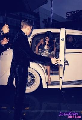 Justin Bieber & Selena Gomez - 1935 Rolls arriving at the AMA's